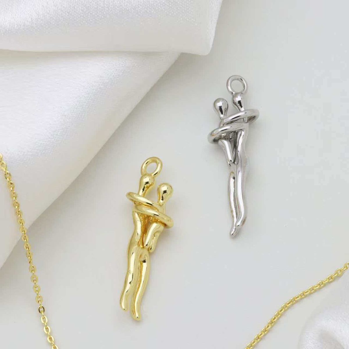 Copy of Necklace Embrace Pendant Necklace Mother-Daughter Embrace Clavicle Chain
